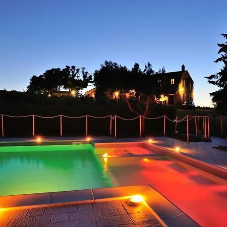 Sigliano Sleeps 6 Pool Wifi Appartement San Litardo
