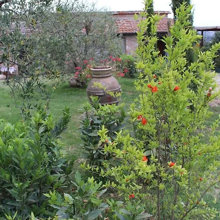 Sigliano Sleeps 6 Pool Wifi Apartment *