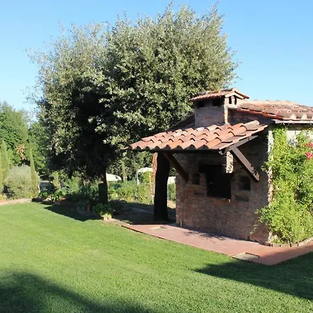 Sigliano Sleeps 6 Pool Wifi Apartment