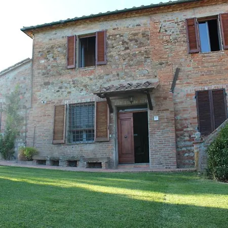 Sigliano Sleeps 6 Pool Wifi Apartment