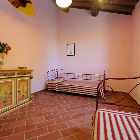 Appartement Sigliano Sleeps 6 Pool Wifi