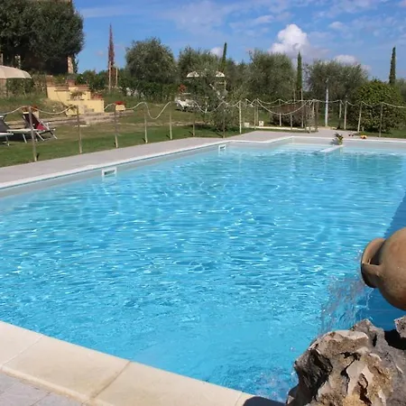 Sigliano Sleeps 6 Pool Wifi Apartment San Litardo