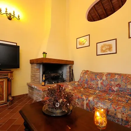 Sigliano Sleeps 6 Pool Wifi *
